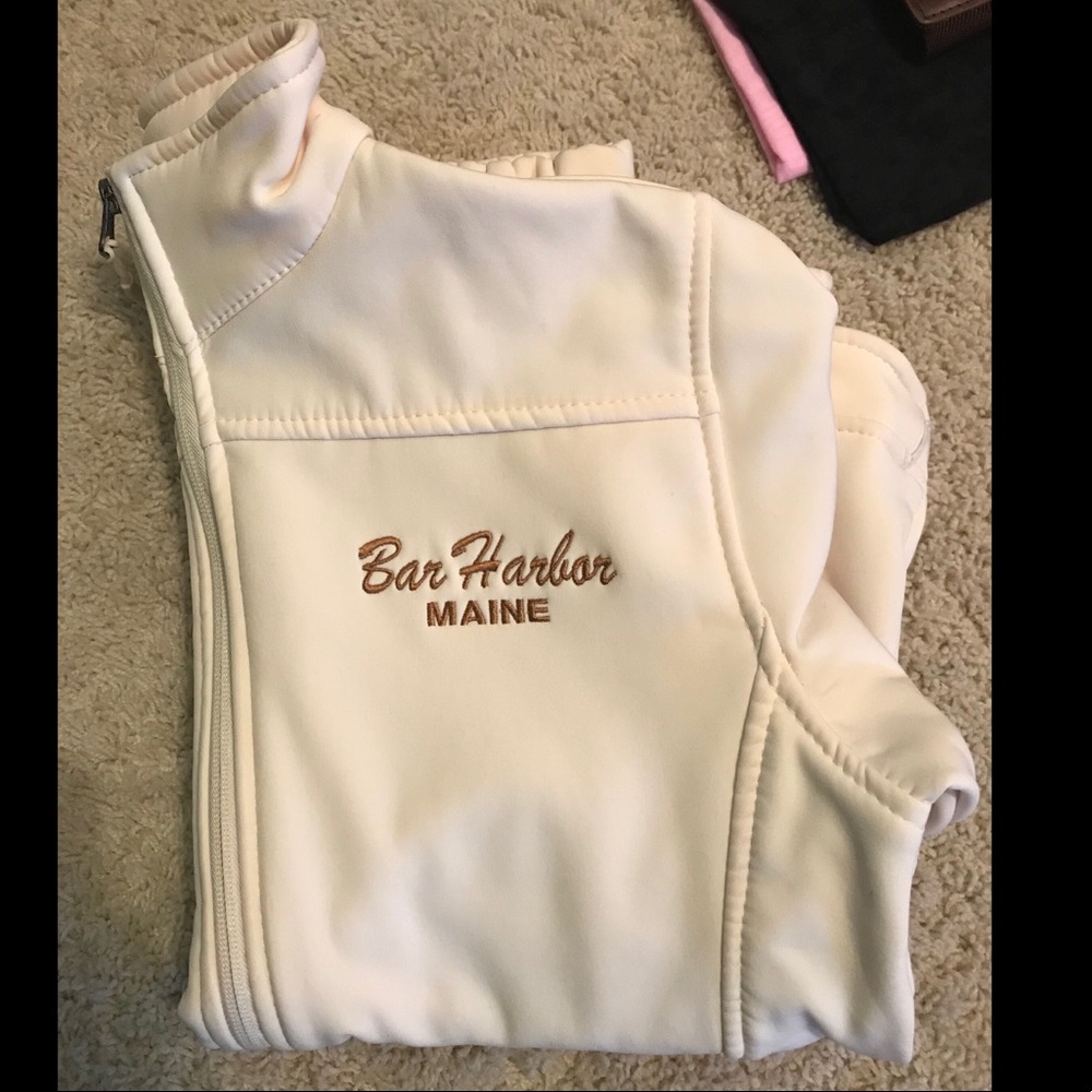5/$25 Lightweight jacket - Picture 1 of 3